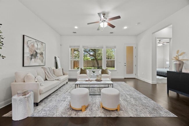 Building Photo - 5305 Mandevilla Dr