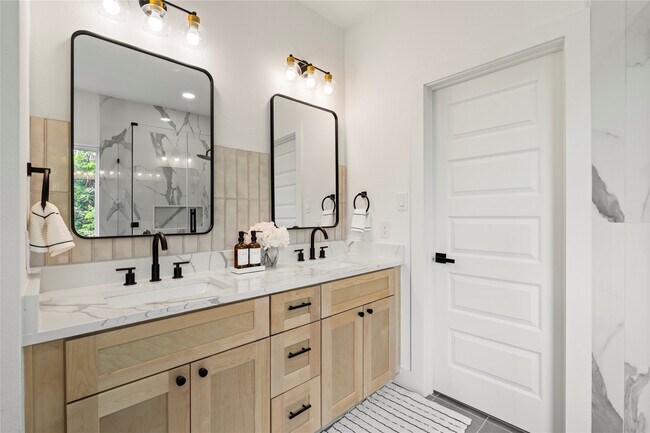 Building Photo - 4110 Cortlandt St