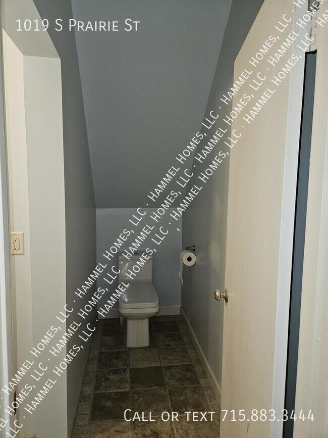 Building Photo - 1019 S Prairie St