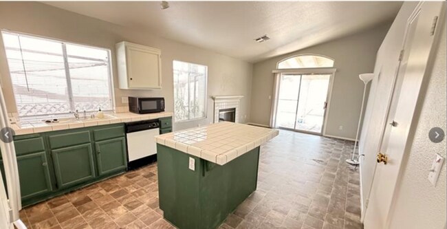 Building Photo - 7220 Paradise Bay Dr