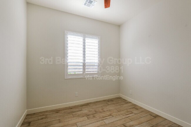 Building Photo - 20363 W Sells Dr