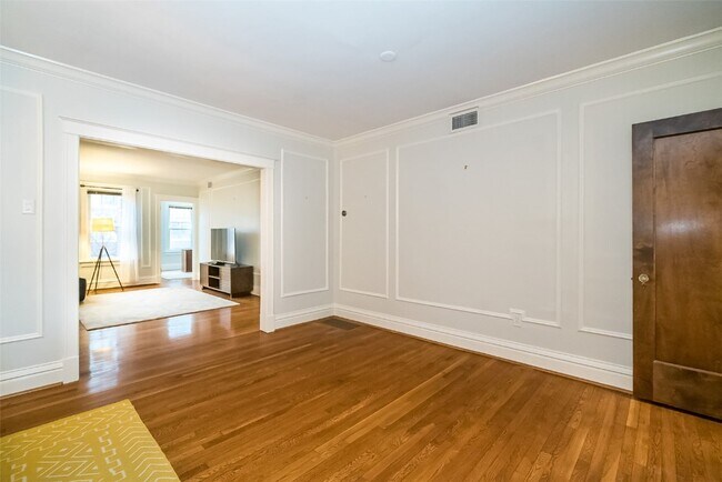Building Photo - 6330 S Rosebury Ave