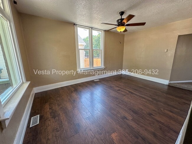 Building Photo - 2071 Jefferson Ave