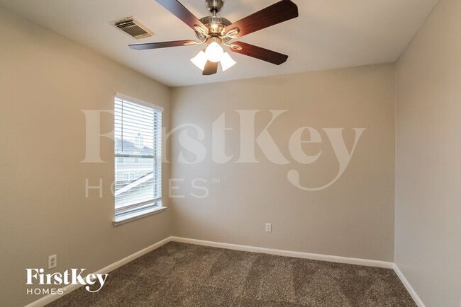 Building Photo - 430 Remington Creek Dr