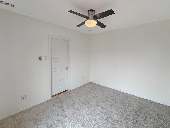 Building Photo - Stunning 3BD/1.5BA Home in North Park W/ W...