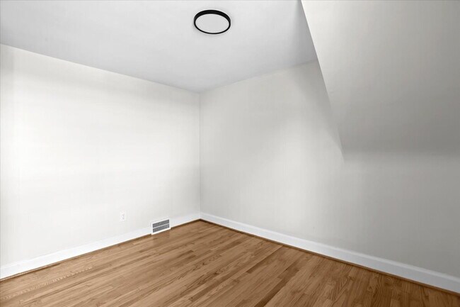 Building Photo - Modern Living in a Classic Detroit Neighborhood