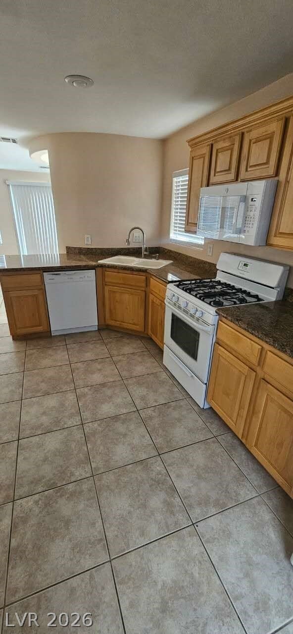 Building Photo - 11043 African Sunset St