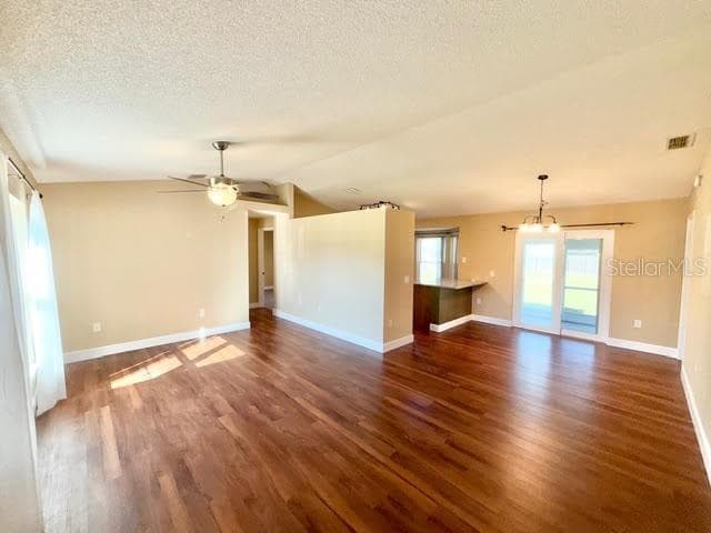 Building Photo - 2471 Oleander Rd