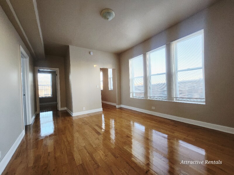 Building Photo - 6507 S Ingleside Ave