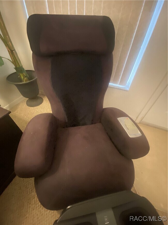 Building Photo - 2131 N Pinecone Ave