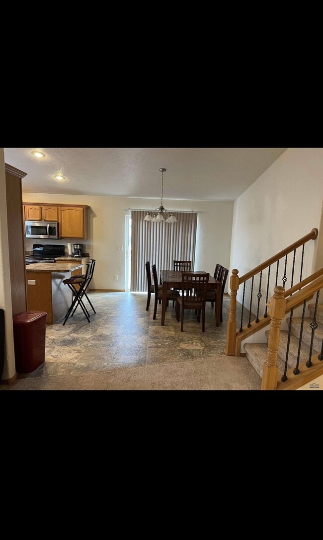 Building Photo - 2914 Hoefer Ave