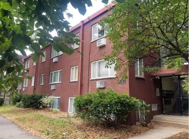 Primary Photo - Fantastic 1 BR/1 BA Apartment in the Whitt...