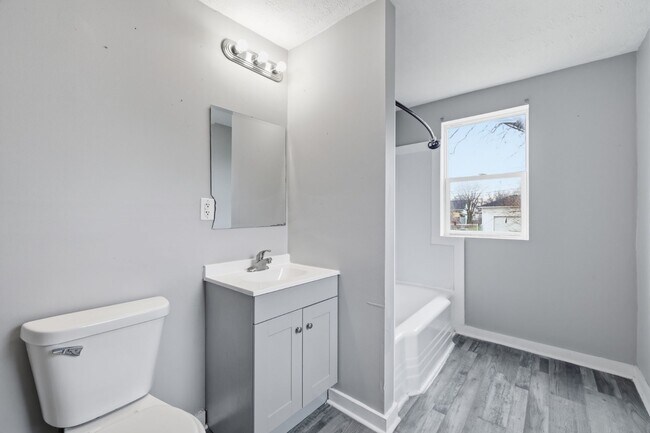 Building Photo - 1737 Terrace Ave