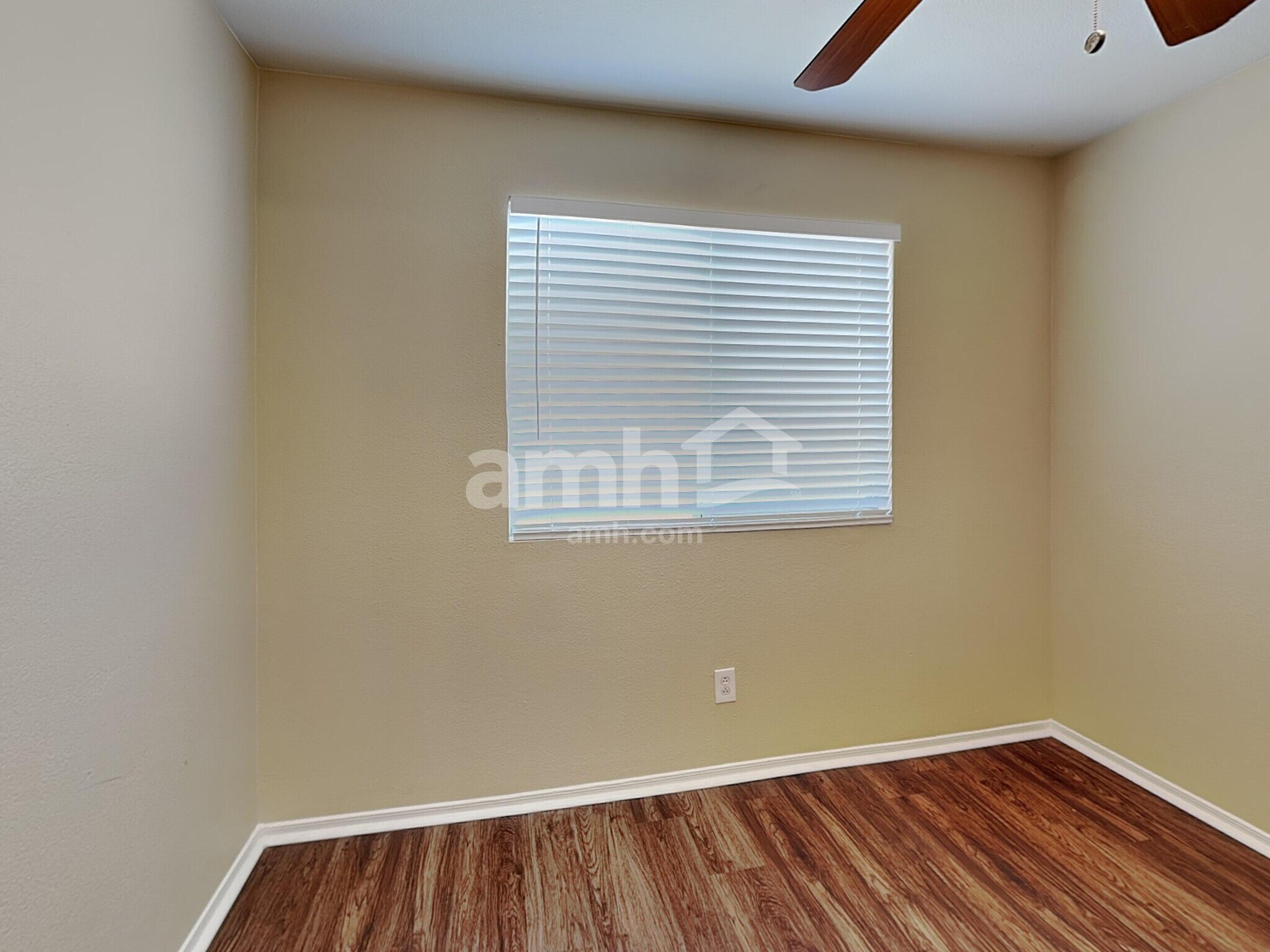 Building Photo - 7926 N 54th Dr