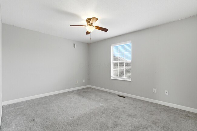 Building Photo - 986 Shaula Dr