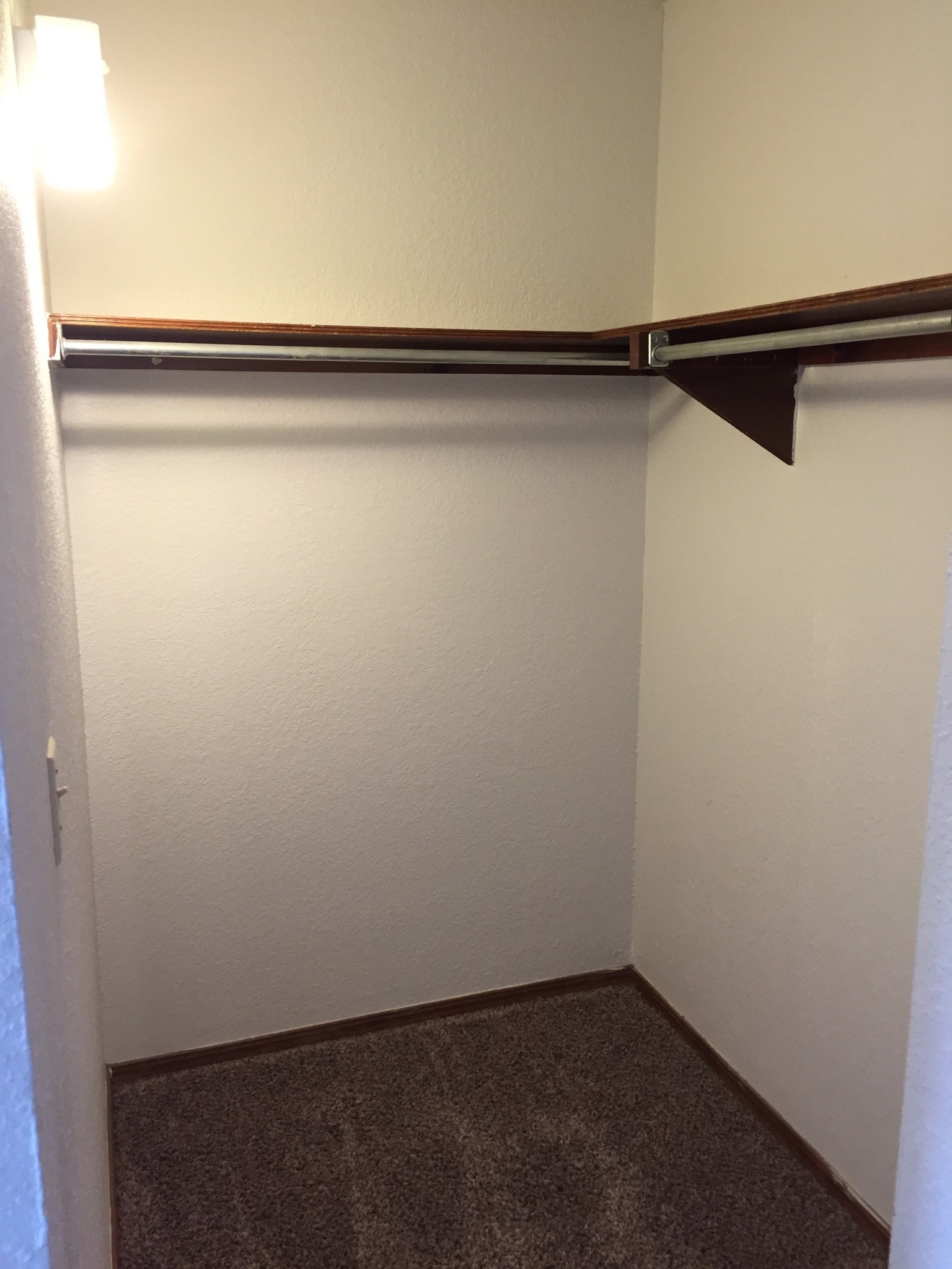 Closet - 1932 E Lindsey St