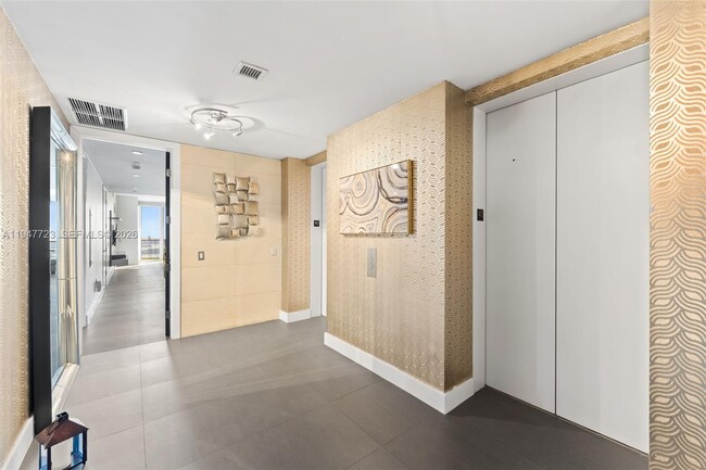 Building Photo - 1100 Biscayne Blvd