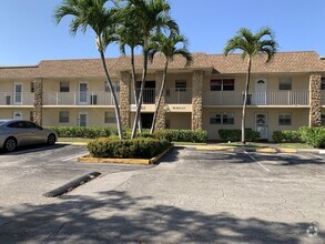 Building Photo - 9911 Sandalfoot Blvd
