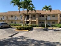 Building Photo - 9911 Sandalfoot Blvd