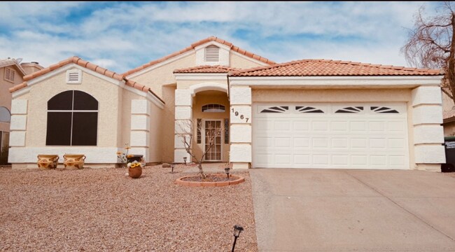 Building Photo - 1967 E Desert Dr