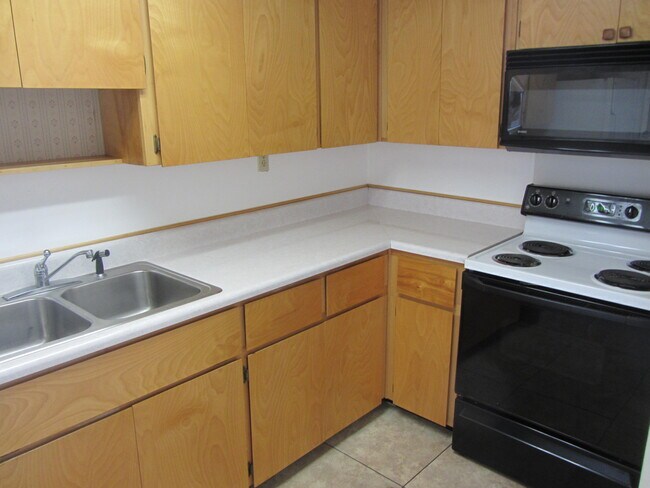 Building Photo - 300 Miracle Strip Pkwy