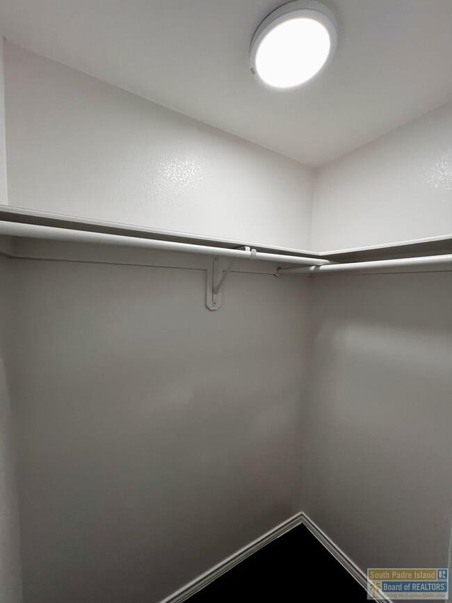 Building Photo - 2656 Malta St