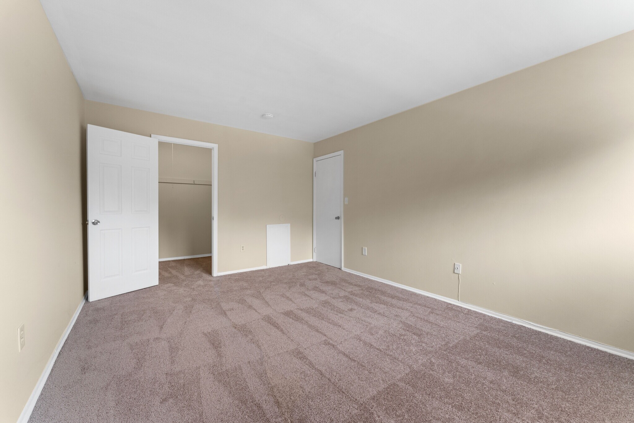 Building Photo - 5500 Karen Elaine Dr