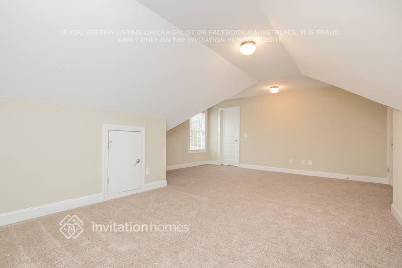 Building Photo - 5253 Monarch Dr