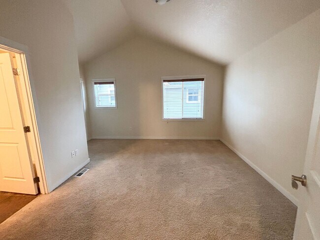 Building Photo - Charming 2BD 2BA Home In Beaverton!!