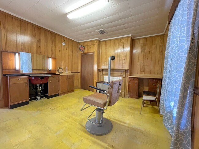 Building Photo - Lawrenceville Home with Lots of Charm and Space