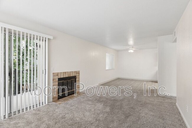 Building Photo - 2529 Greenwood Ln