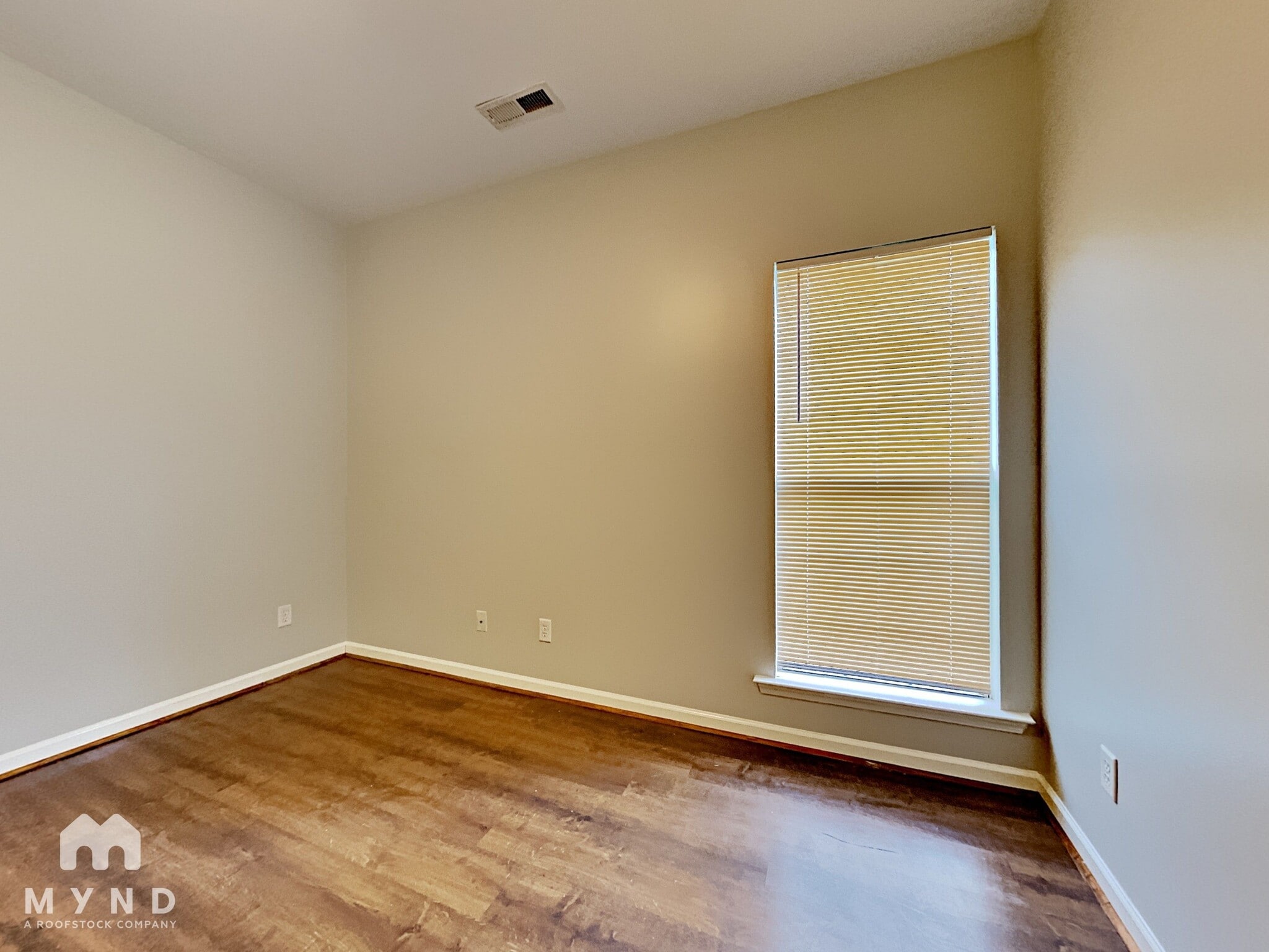 Building Photo - 1135 Castlemaine Dr