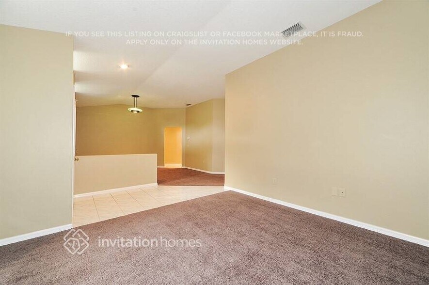 Building Photo - 4300 Ridgemoor Dr N