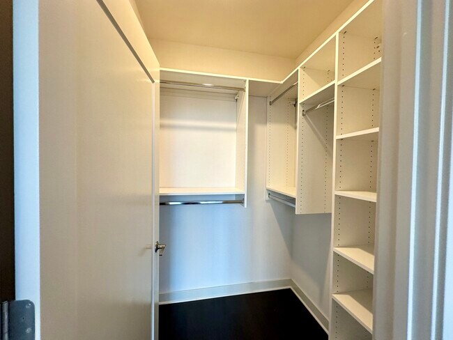 Building Photo - 313 W Wolf Point Plaza