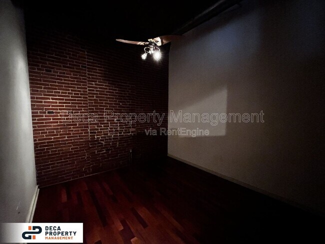 Building Photo - 721 N 17th St