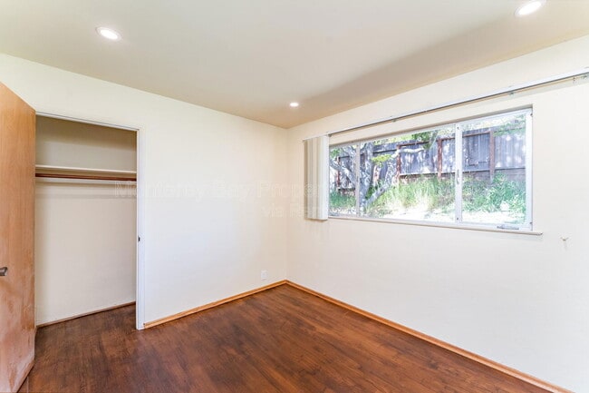 Building Photo - 1 El Caminito