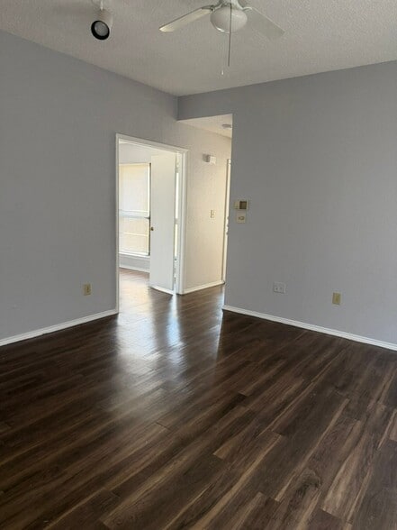 Building Photo - 3060 Gregory Ln