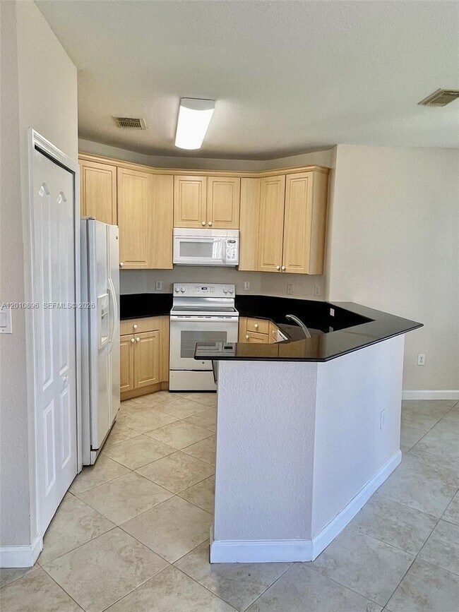 Building Photo - 8514 NW 111th Ct