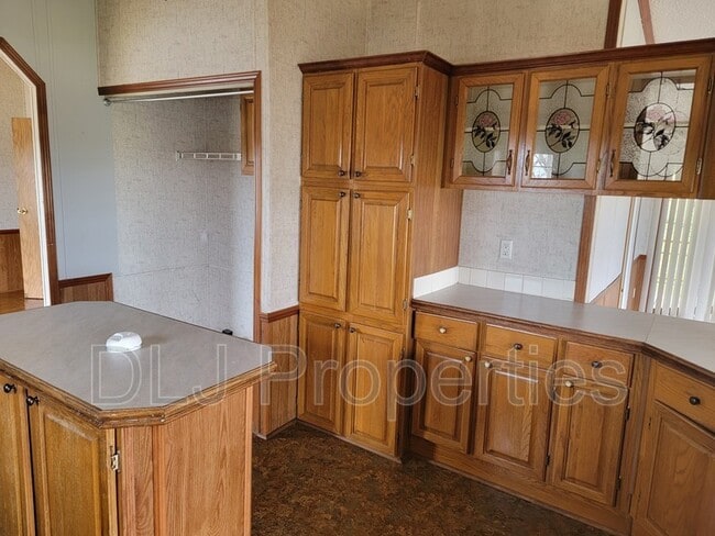 Building Photo - 2149 McCleary Rd