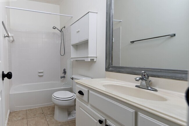 Building Photo - 35 S Avonlea Cir