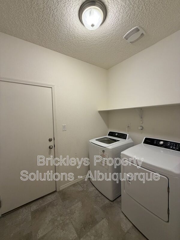 Building Photo - 7005 Silver Moon Rd