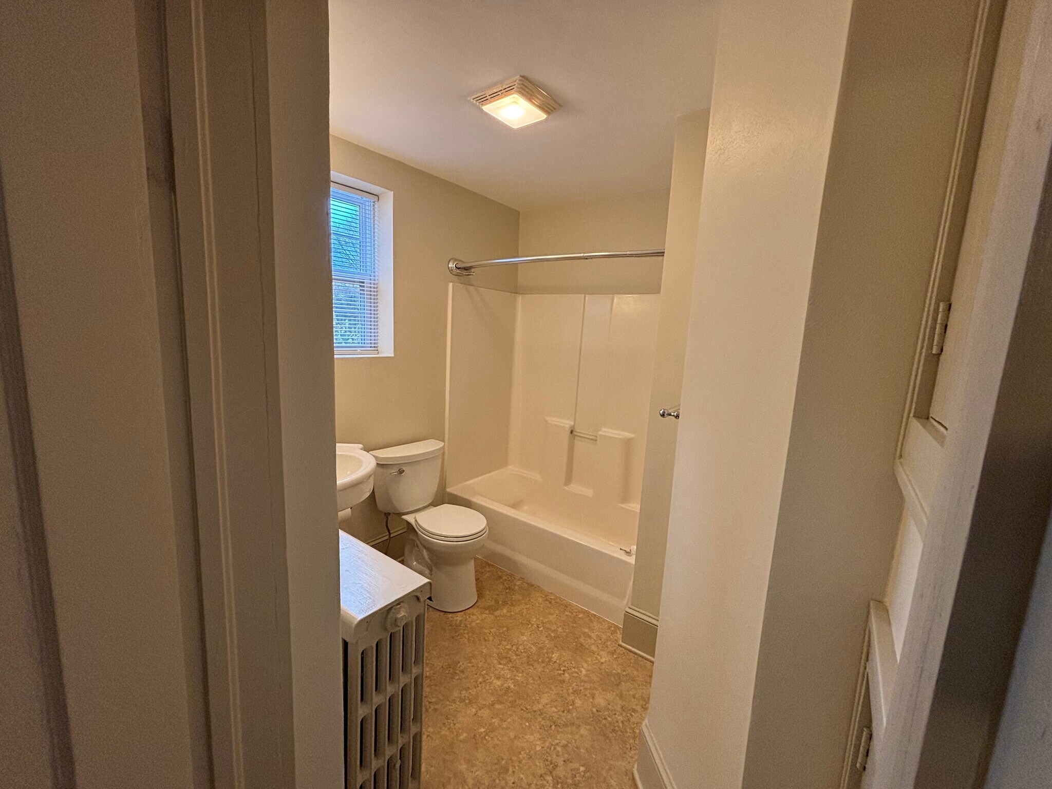 Building Photo - 1507 Hampton Ave SW