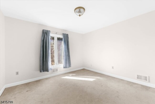 Building Photo - 300 Old York Rd