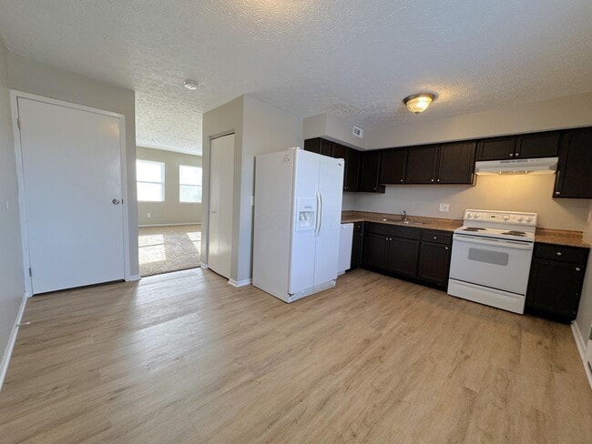 Building Photo - 2596 Sawbury Blvd