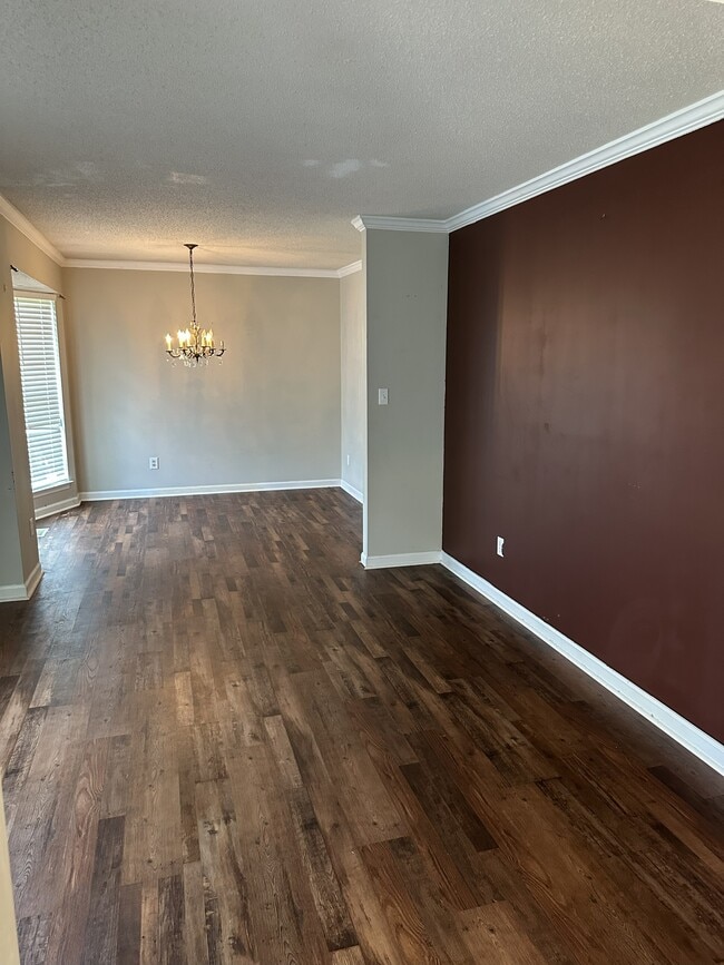 Building Photo - 720 Cedar Cone Cir