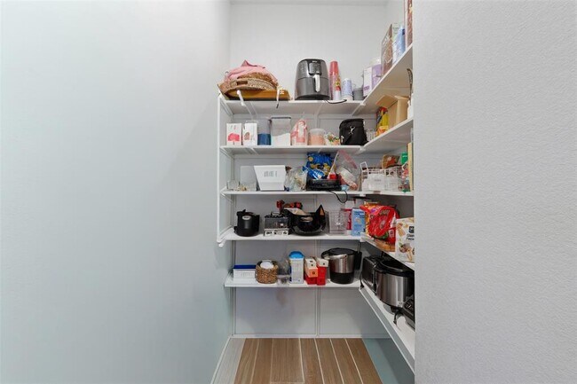 Building Photo - 203 Stinchcomb Rd