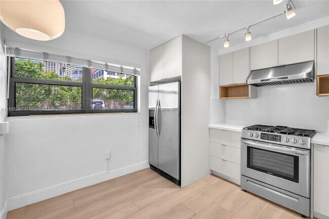 Building Photo - 3265 Virginia St