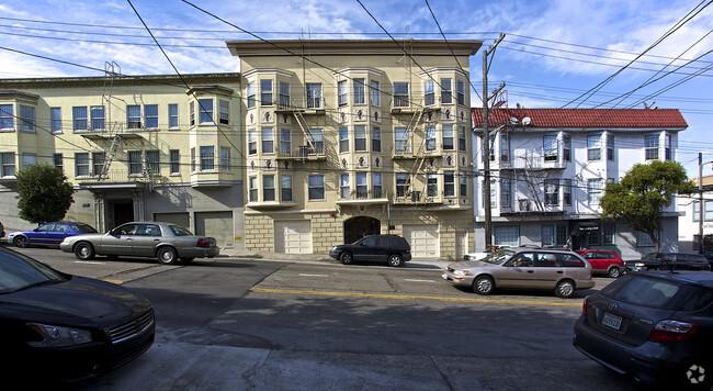 Building Photo - 140 Duboce