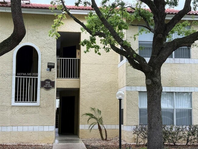 Building Photo - 731 Vista Isles Dr