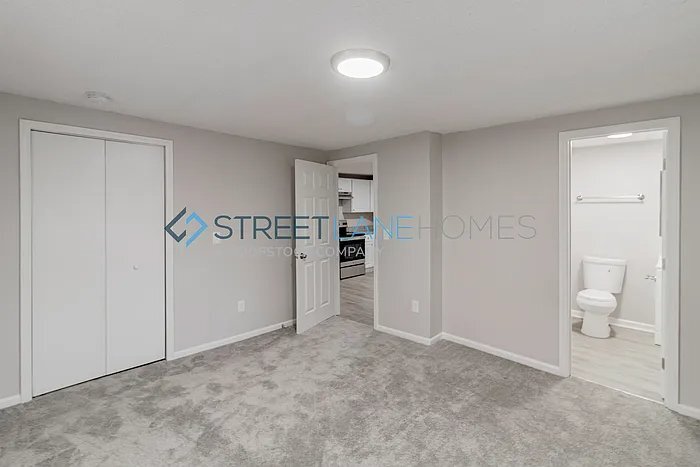 Building Photo - 800 Chester Ave